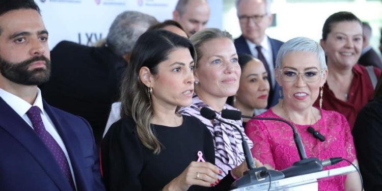 Presenta Senadora Sylvana Beltrones Ley General de Cáncer, para mejorar la vida de miles de pacientes y de sus familias.