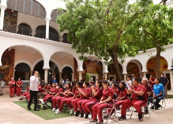 Abandera gobernador Alfonso Durazo a delegación Sonora que asistirá a los Paranacionales Conade 2023