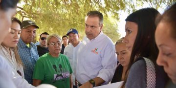 lleva presidente Toño Astiazarán acciones de servicios básicos a Bahía de Kino