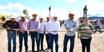 Fortalecemos el turismo y educación en la Sierra Alta, con Circuito de Rodeo y entrega de becas, tablets y bicicletas: Alfonso Durazo