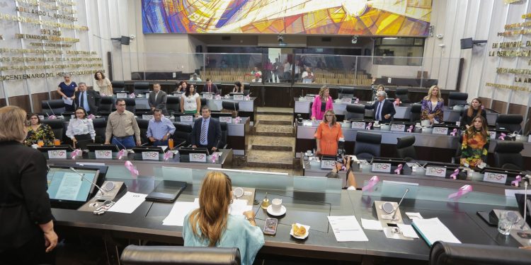 Congreso presenta iniciativas a favor de municipios, rendición de cuentas y salud