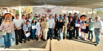 Recibe Ayuntamiento de Guaymas placa alusiva a la campaña “Crear salud desde los municipios”.