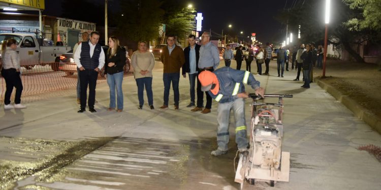 Toño Astiazarán supervisa avances de rehabilitación en avenida Navojoa