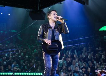 Christian Nodal cierra con broche de oro el Palenque de Culiacán 2023