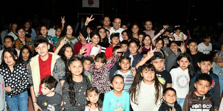 Convive Antonio Astiazarán en posada Creces de la colonia El Ranchito