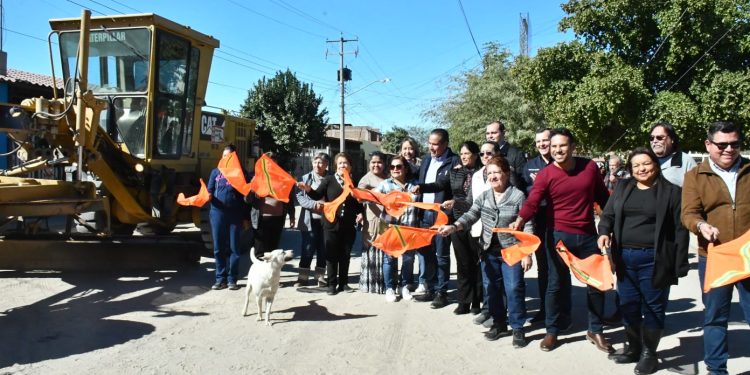 Lleva Toño Astiazarán buenas noticias a residentes de las colonias Benito Juárez y Mártires de Cananea
