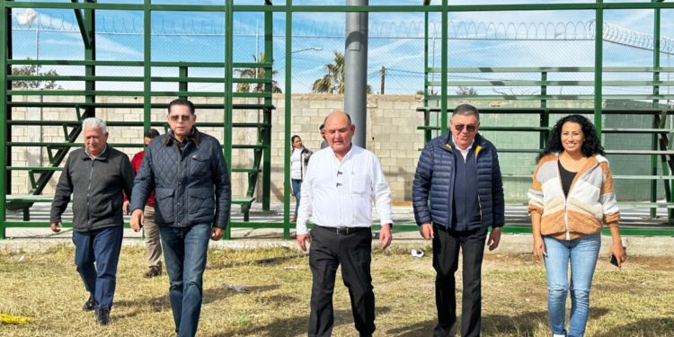Supervisa Alcalde Santos González rehabilitación del estadio Reynaldo Quiroz