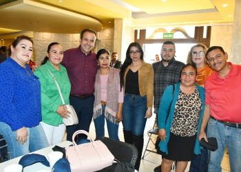 Refrenda Toño Astiazarán trabajo unido con comerciantes