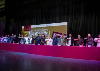 El Ayuntamiento de Guaymas reconoce a estudiantes de excelencia académica de nivel secundaria