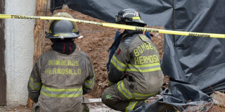 Atiende Departamento de Bomberos de Hermosillo fuga de gas en Villa del Sol
