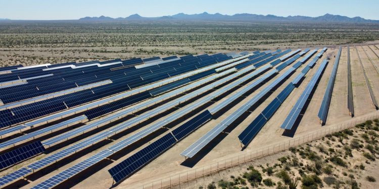 Inaugura Gobernador Durazo Parque Solar Akin y supervisa trabajos de planta de licuefacción de gas en Puerto Libertad