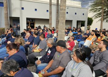 Trabajadores de la CTM de Santa Ana, se reúnen a dialogar con Beltrones