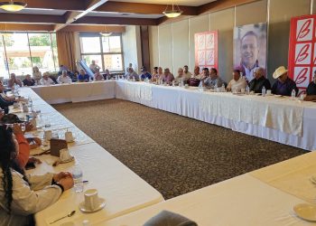 Líderes de Cooperativas Pesqueras de Sonora, sostienen encuentro con el Candidato al Senado, Manlio Fabio Beltrones.