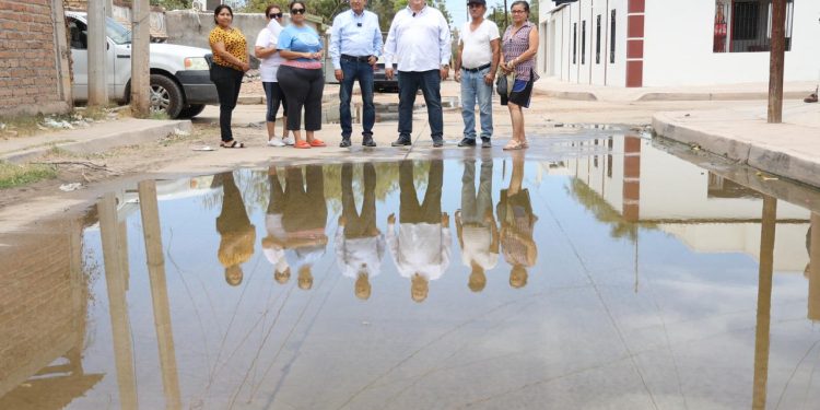 Pactan Beltrones y Jorge García de León trabajar de la mano para arreglar problemas del agua y el drenaje colapsado en Navojoa