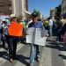 Trabajadores del ayuntamiento se manifiestan en contra de Toño Astiazaran