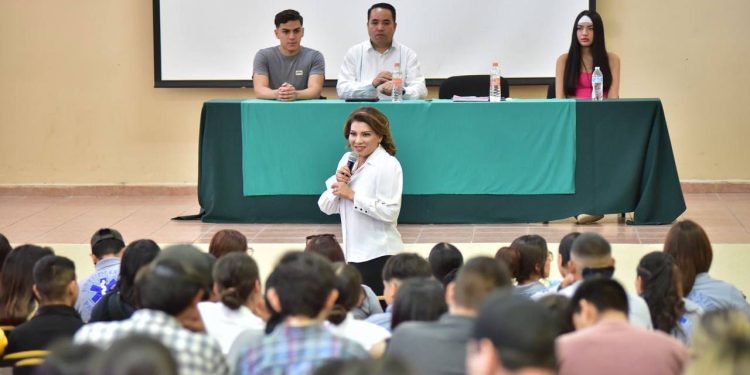 Más y mejor educación con Morena: Lorenia Valles