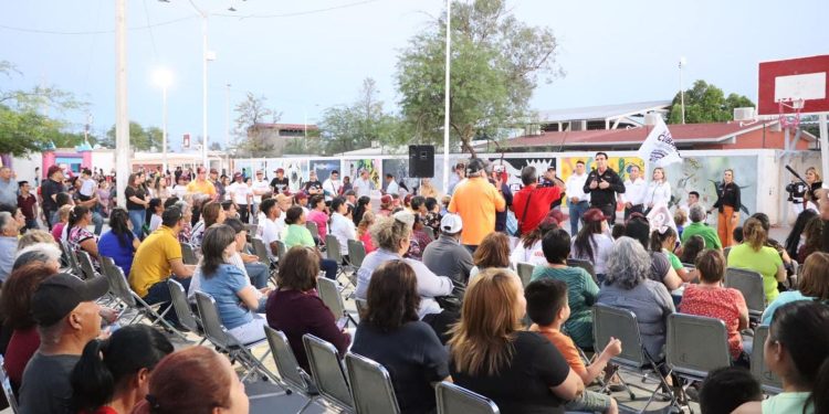 Los vecinos del Infonavit La Esperanza dan todo el respaldo al “Cubano Mier”