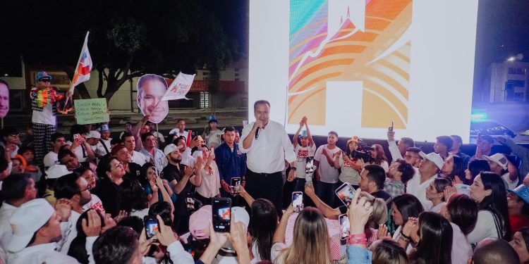 Va Toño Astiazarán por más cambios e Innovación en Hermosillo