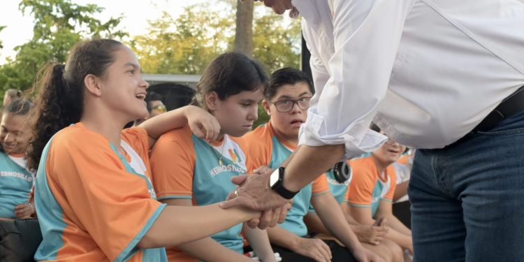 Abandera Toño Astiazarán a selección Hermosillo de deporte adaptado