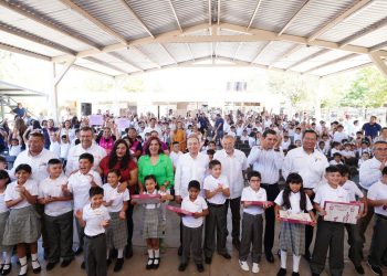 El gobernador Alfonso  Durazo da inicio del ciclo escolar 2024-2025 en Sonora