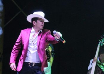 Jovanny Cadena y Su Estilo Privado  conquista el Audiorama del Trompo de Tijuana