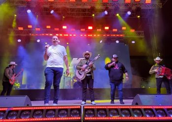 Grupo Delta Norteño, deleito a su gente con buena música en el  Audiorama del Trompo de BC.