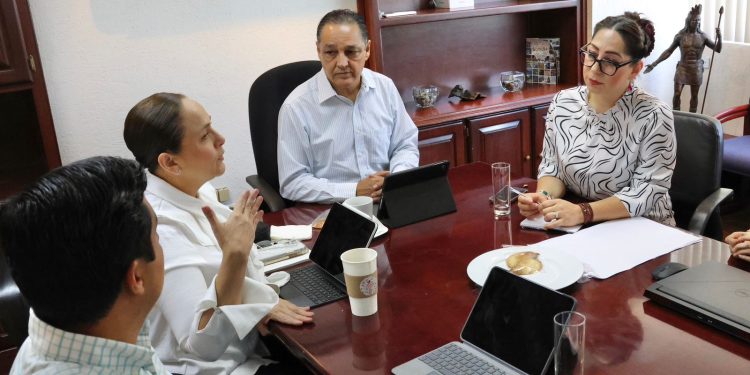 Alcaldesa Karla Córdova asistió a reunión, en SIDUR buscar más apoyos y desarrollo para Guaymas.