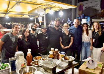 Premian Toño Astiazarán y Patty Ruibal a ganadores de Dogo Fest