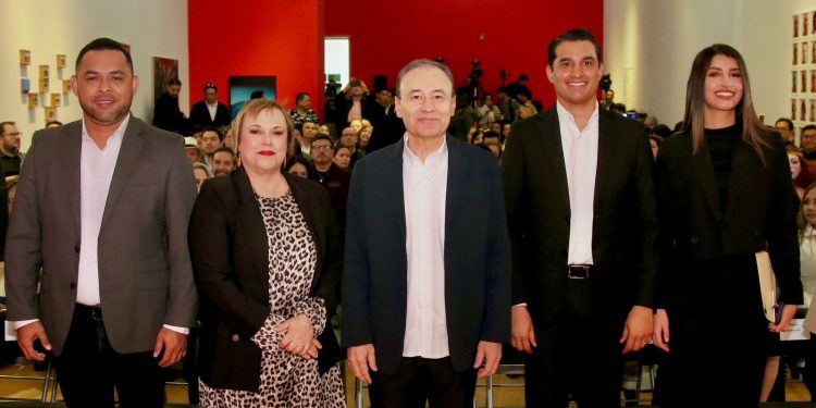 Gobernador Durazo deslumbra con más de 750 artistas de lujo en 40 aniversario de FAOT