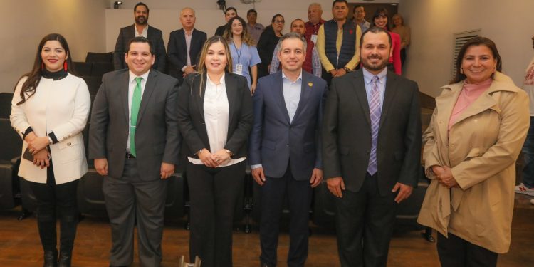 Toman protesta a titulares de órganos internos de control ante el Congreso de Sonora