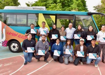 Estudiantes beneficiados cuidarán el correcto funcionamiento y transparencia del HBUS: Toño Astiazarán