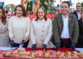 Participa Karla Córdova González en la entrega de rosca de reyes.