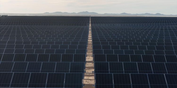 Logra Gobernador Durazo incrementar plantas fotovoltaicas en Peñasco con respaldo de Presidenta Sheinbaum