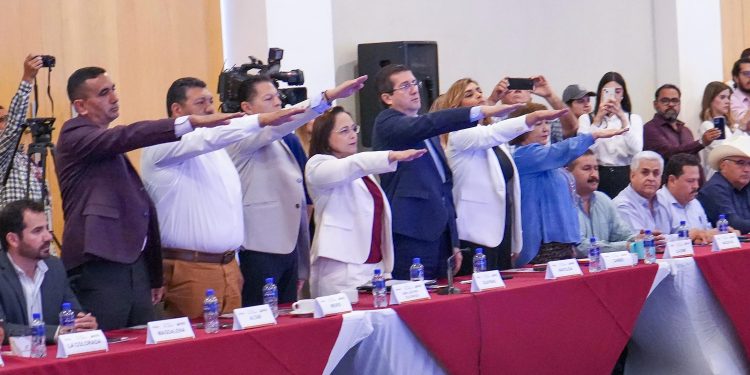 Toma protesta doctora Karla Córdova González como presidenta de la Red Sonorense de Municipios por la Salud.