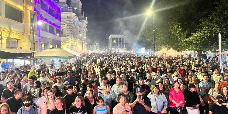 Todo un  éxito del primer Taco Fest en la Víactiva de Hermosillo