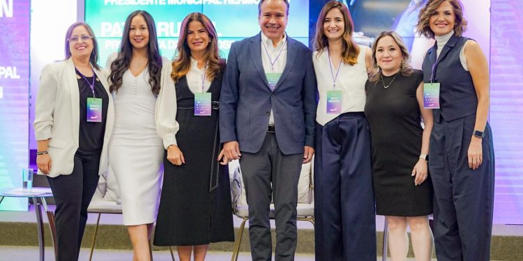 Destacan Patty Ruibal y Toño Astiazarán la importancia de seguir generando oportunidades de vida para las mujeres