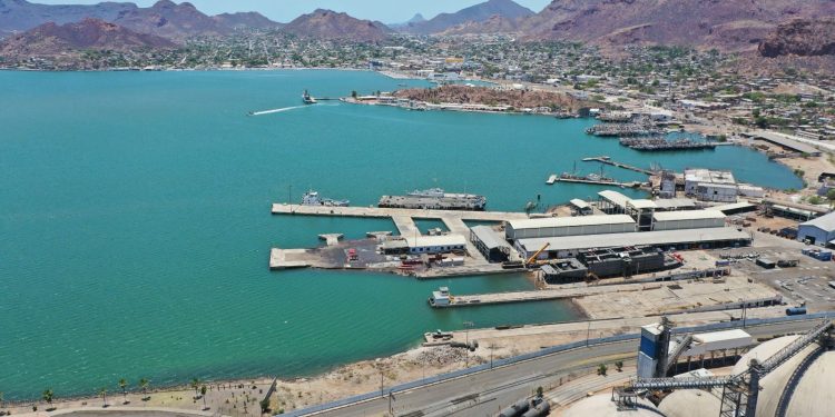 Con Plan Sonora, Gobernador Durazo atrae interés de naviera danesa para invertir en el Puerto de Guaymas