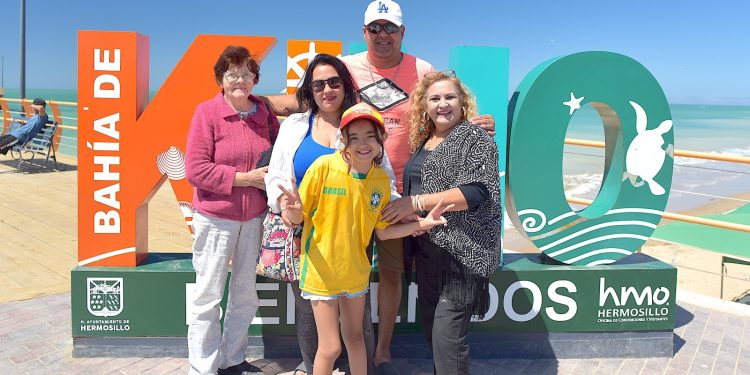 Disfrutan familias con paz y seguridad las vacaciones de Pascua en Kino: Toño Astiazarán