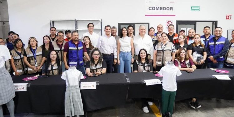 Gobernador Durazo inicia entrega de uniformes gratuitos a partir del 20 de mayo