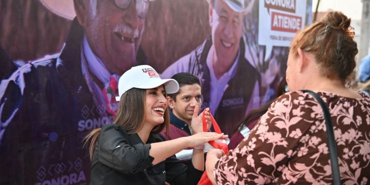 Gobernador Durazo beneficia a vecinos de la colonia Fonhapo con servicios gratuitos en la feria “Sonora Atiende”