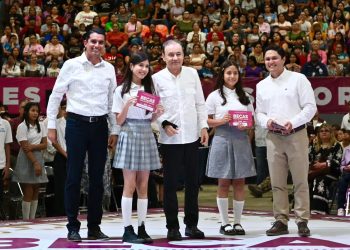 Alumnos de primaria y secundaria agradecen a Gobernador Durazo por respaldar su educación con Becas Sonora