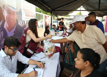 Gobernador Durazo lleva trámites y servicios gratuitos de la jornada “Sonora Atiende” a la colonia Sonacer