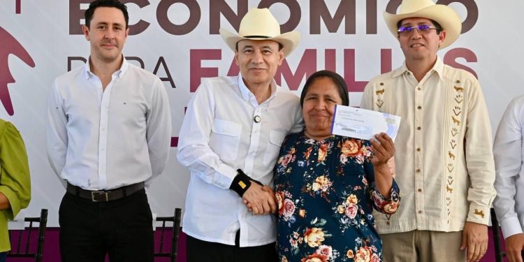Gobernador Durazo respalda economía de más de 13 mil familias vulnerables con entrega de apoyos directos