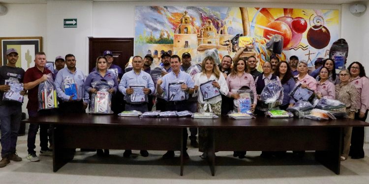 Fortalece el Ayuntamiento de Caborca, condiciones laborales y apoyos para sus trabajadores
