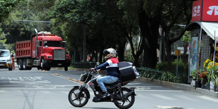 Uso responsable de Scooters y motocicletas para prevenir accidentes, recomienda el IMSS