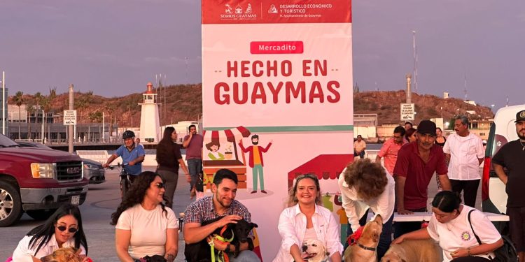 Realizan Mercadito Hecho en Guaymas y pasarela de adopción canina