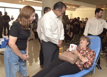Apoya Toño Astiazarán la salud de adultos mayores