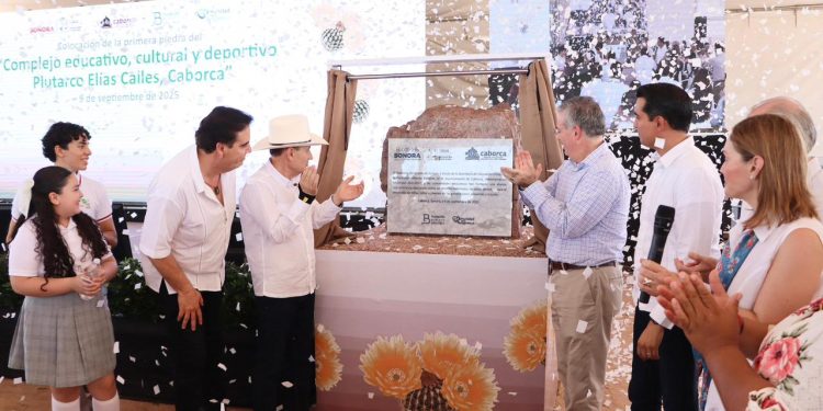 En Caborca se hace historia, colocan  la primera piedra del “Complejo educativo, cultural y deportivo en la Y Griega”