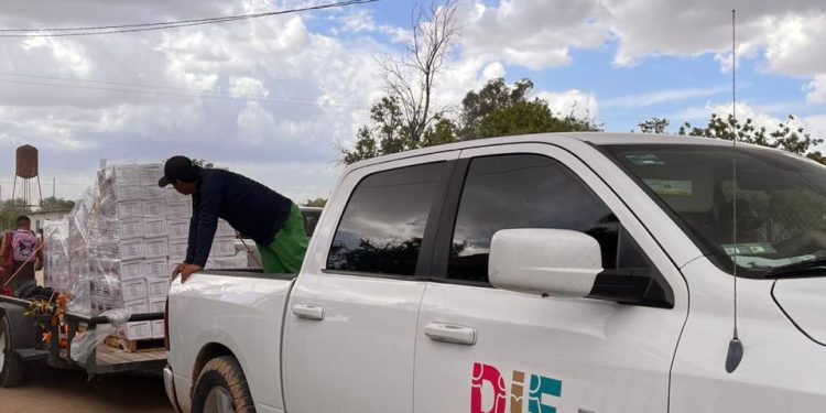 Lleva DIF despensas y útiles escolares al valle de Guaymas.