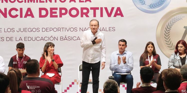 Premia Gobernador Durazo con becas a medallistas de los Juegos Deportivos Nacionales de Educación Básica